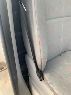 Foto de CINTURON SEGURIDAD DELANTERO DERECHO VOLKSWAGEN CRAFTER FURGÓN (2E) 2.5 TDI DPF (109 CV / 80 KW) referencia 2E0857815 foto 2