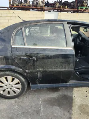 Foto de PUERTA TRASERA DERECHA OPEL VECTRA C BERLINA 2.2 16V DTI CAT (Y 22 DTR / L50) (125 CV / 92 KW) referencia 93175837
