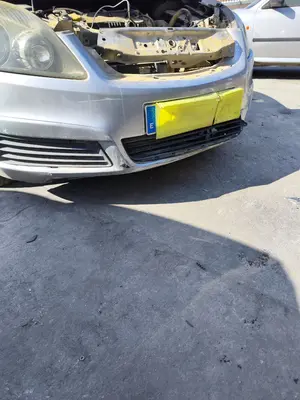 Foto de PARAGOLPES DELANTERO OPEL ZAFIRA B 1.9 CDTI (120 CV / 88 KW) foto 4