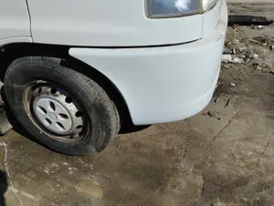 Foto de PARAGOLPES DELANTERO FIAT DUCATO II CAMIÓN 2.8 JTD (146 CV / 107 KW) foto 5