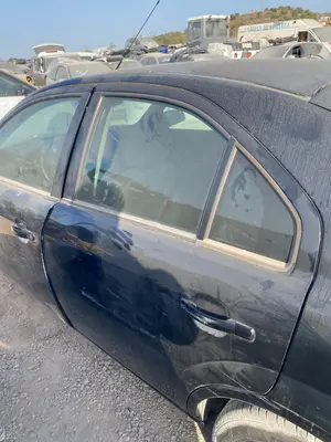Foto de PUERTA TRASERA IZQUIERDA FORD MONDEO BERLINA (GE)