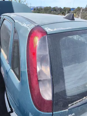 Foto de PILOTO TRASERO IZQUIERDO OPEL CORSA C 1.4 16V (90 CV / 66 KW) referencia 9196363