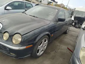 Foto de PUERTA DELANTERA IZQUIERDA JAGUAR S-TYPE (03.1999) 4.0 V8 32V CAT (276 CV / 203 KW)
