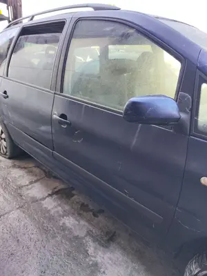 Foto de PUERTA DELANTERA DERECHA SEAT ALHAMBRA (7V9) 1.9 TDI (116 CV / 85 KW)