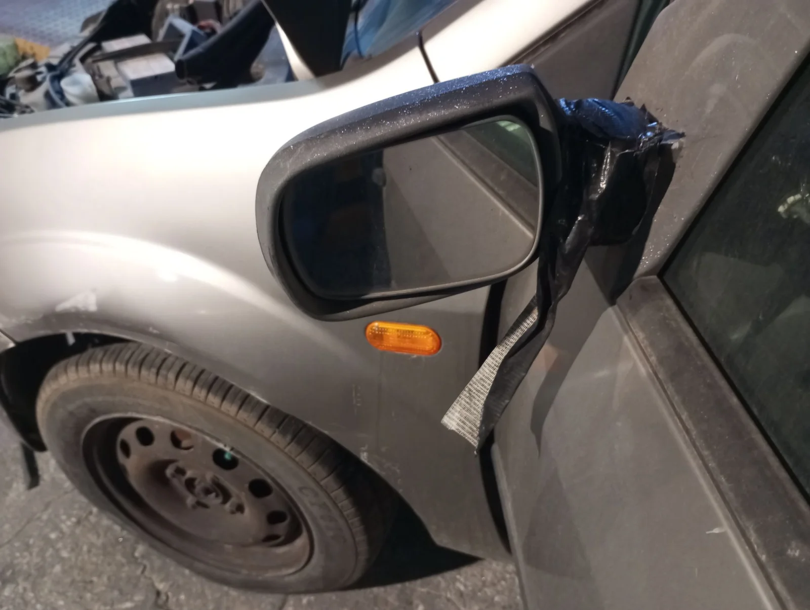 Foto de CRISTAL RETROVISOR IZQUIERDO FORD FIESTA (CBK) 1.4 TDCi CAT (68 CV / 50 KW) referencia 1671412