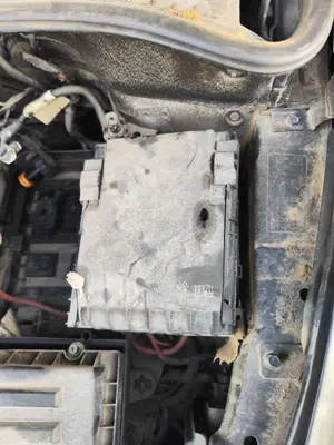 Foto de CAJA RELES / FUSIBLES SEAT ALTEA (5P1) 1.9 TDI (105 CV / 77 KW)