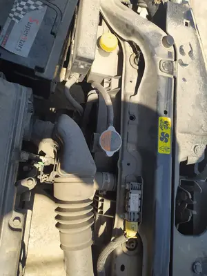 Foto de CONDENSADOR / RADIADOR  AIRE ACONDICIONADO NISSAN NOTE (E11E) 1.4 CAT (88 CV / 65 KW)