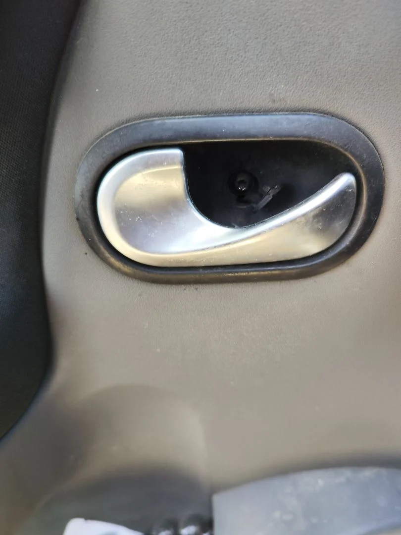 Foto de MANETA INTERIOR DELANTERA IZQUIERDA RENAULT SCENIC II (JM) 1.9 dCi Diesel (120 CV / 88 KW)