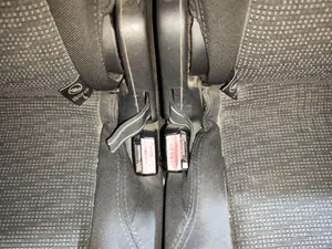 Foto de ENGANCHE CINTURON TRASERO CENTRAL PEUGEOT 308 SW 1.6 HDi FAP CAT (9HZ / DV6TED4) (109 CV / 80 KW) referencia 98002031XX