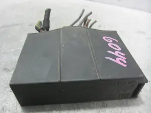 Foto de CAJA RELES / FUSIBLES OPEL ASTRA G BERLINA 2.0 DTI (101 CV / 74 KW) referencia 90589541 foto 3