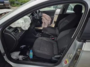 Foto de RETROVISOR INTERIOR SKODA RAPID (NH) 1.2 8V TSI (86 CV / 63 KW)