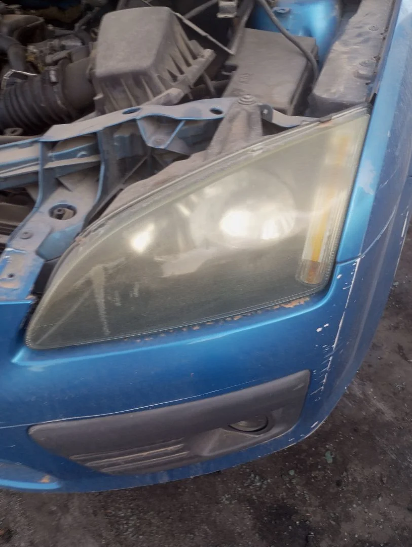 Foto de FARO IZQUIERDO FORD FOCUS BERLINA (CAP) 1.6 TDCi CAT (109 CV / 80 KW)