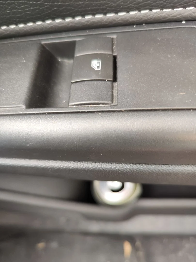 Foto de MANDO ELEVALUNAS DELANTERO DERECHO OPEL ASTRA H BERLINA 1.7 16V CDTI (110 CV / 81 KW)