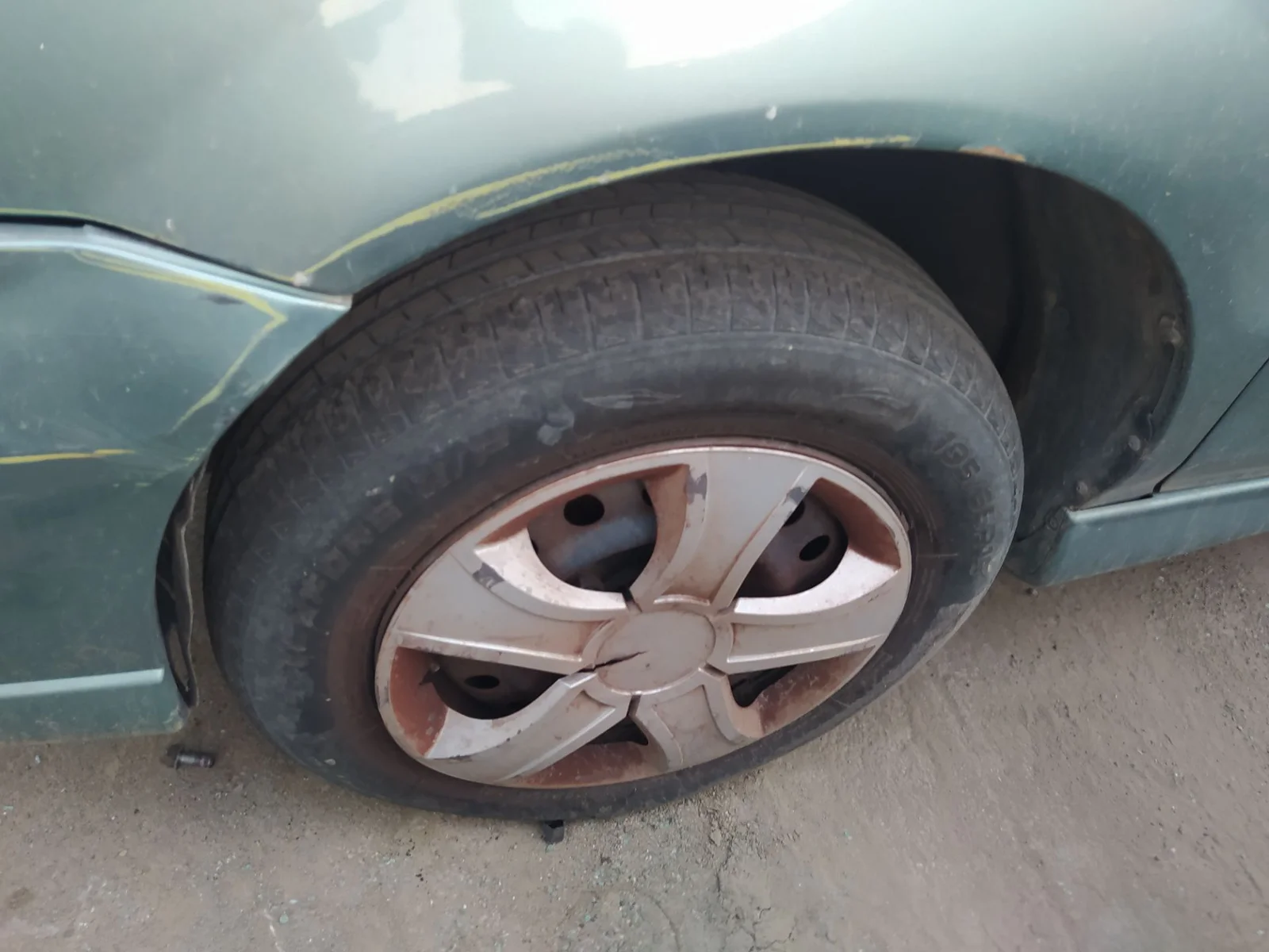 Foto de PINZA DE FRENO DELANTERA IZQUIERDA NISSAN ALMERA TINO (V10M) 1.8 16V CAT (114 CV / 84 KW) referencia 410114U10A