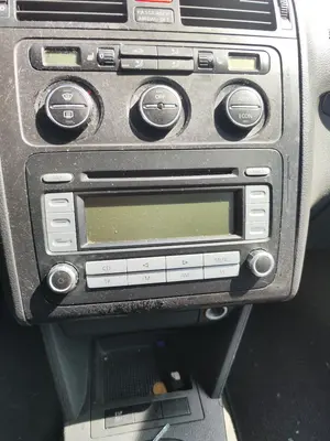 Foto de SISTEMA AUDIO / RADIO CD VOLKSWAGEN TOURAN (1T1) 1.9 TDI (105 CV / 77 KW)