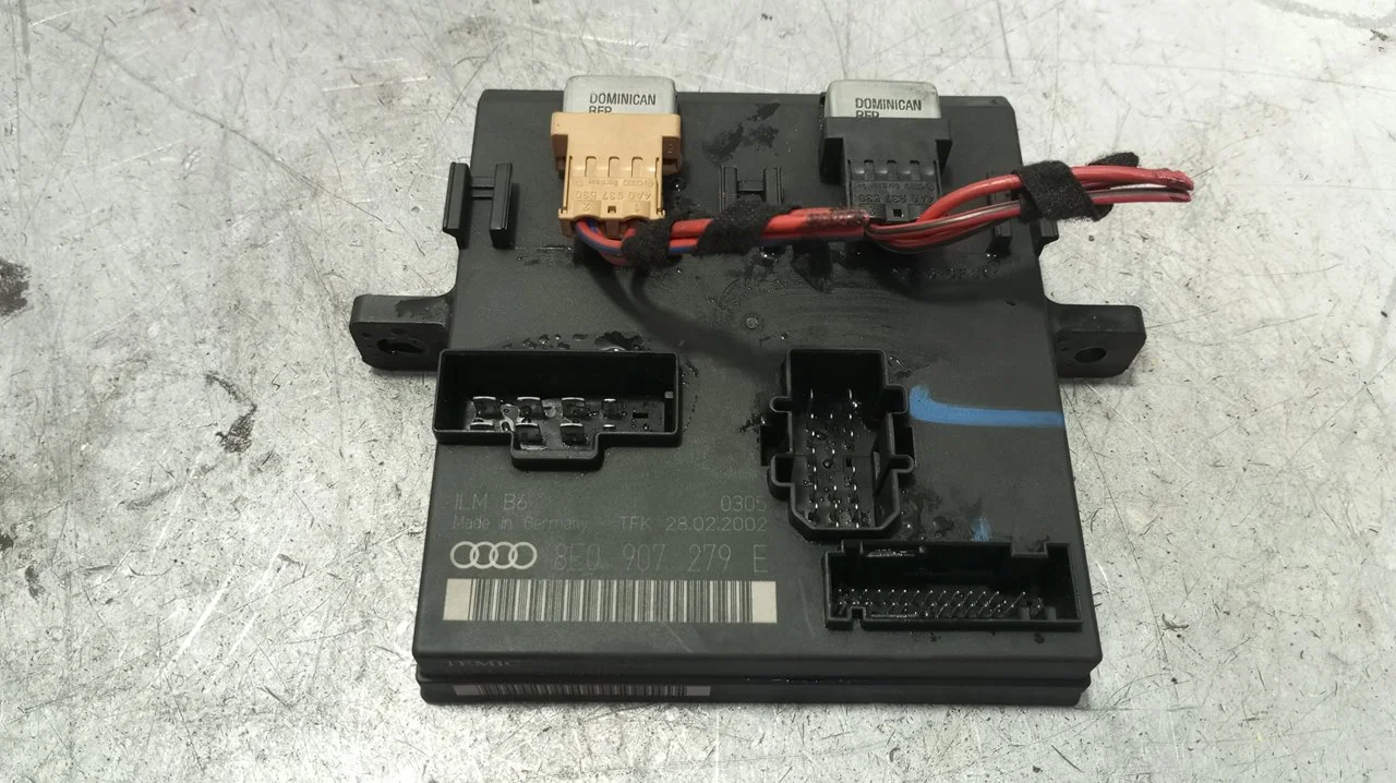 Foto de MODULO ELECTRONICO AUDI A4 BERLINA (8E) 1.9 TDI (131 CV / 96 KW) referencia 8E0907279