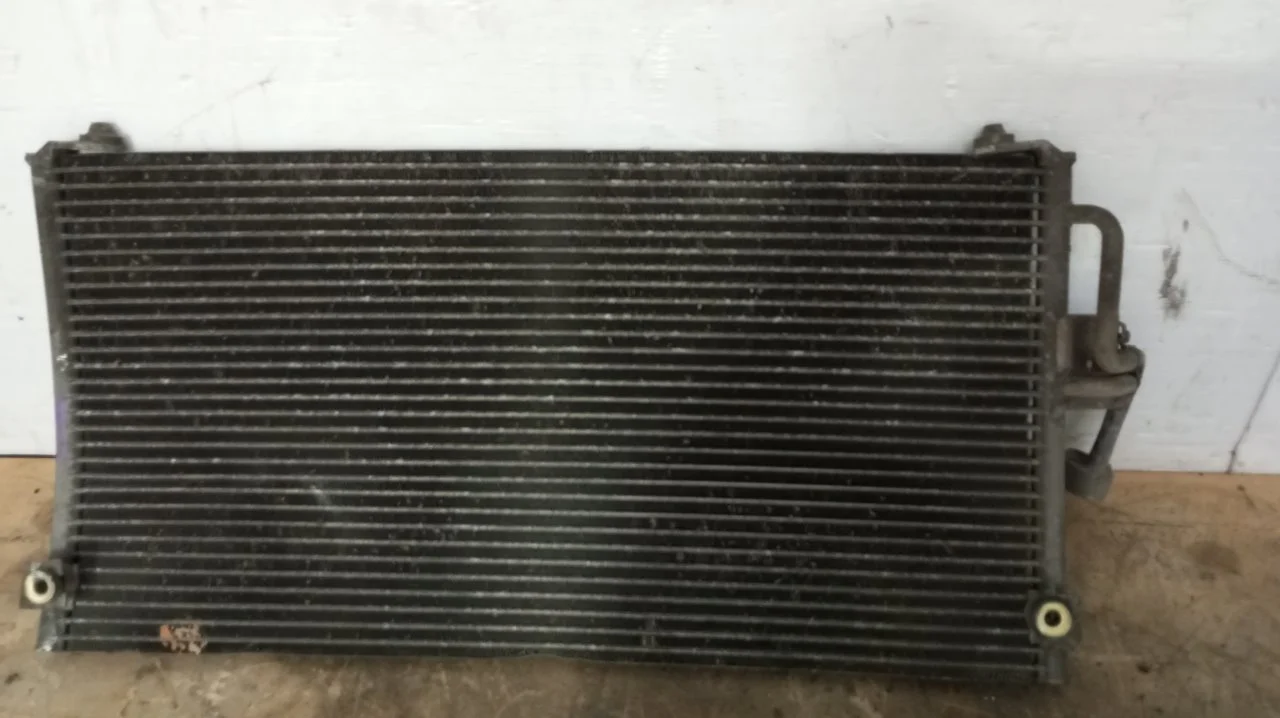 Foto de CONDENSADOR / RADIADOR AIRE ACONDICIONADO MITSUBISHI GALANT BERLINA (E50) 2.5 V6 CAT (170 CV / 125 KW) referencia MR216132