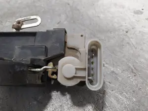 Foto de CERRADURA PUERTA DELANTERA IZQUIERDA FIAT II PUNTO (188) BERLINA 1.2 CAT (60 CV / 44 KW) referencia 0046759834 foto 2