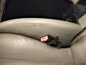 Foto de ENGANCHE CINTURON DELANTERO IZQUIERDO RENAULT SCENIC II (JM)