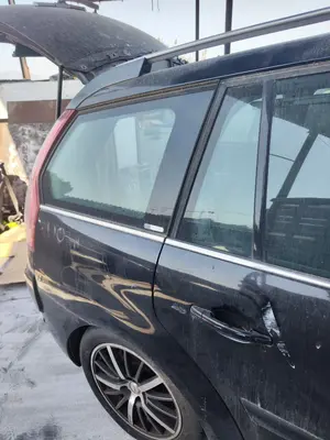 Foto de LUNA CUSTODIA TRASERA DERECHA CITROEN GRAND C4 PICASSO 1.6 16V HDi FAP (109 CV / 80 KW)