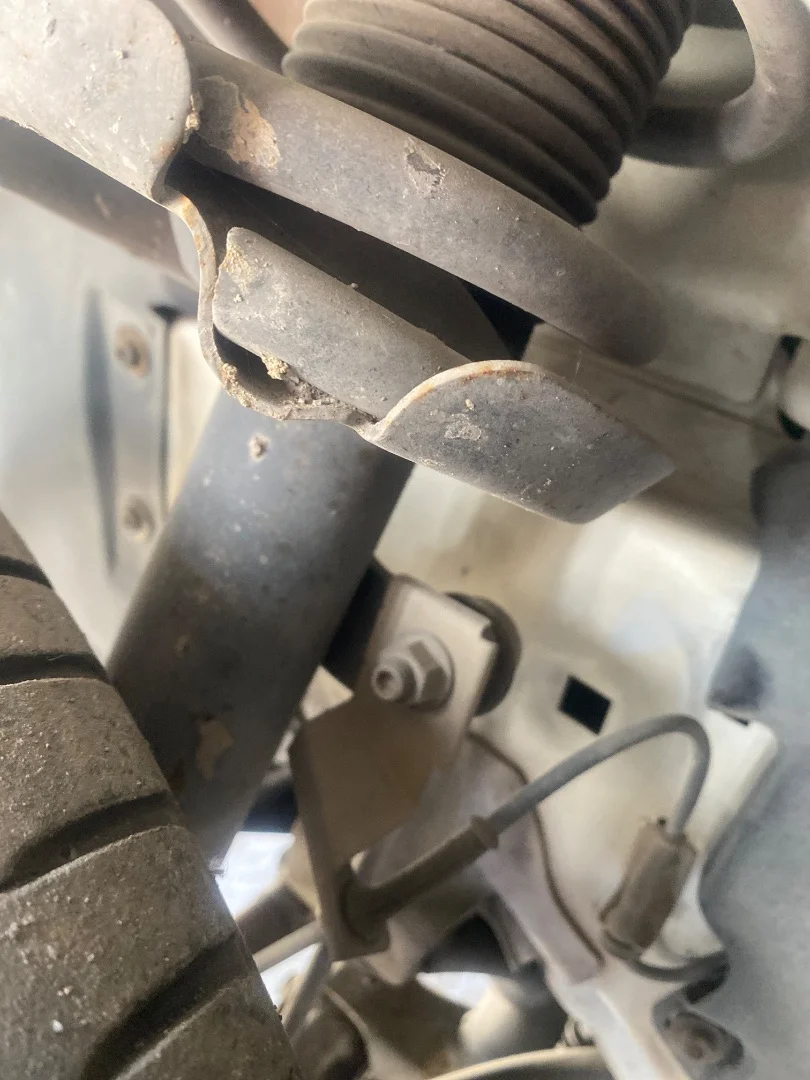 Foto de BRAZO SUSPENSION DELANTERO IZQUIERDO FORD KUGA (CBV) 2.0 TDCi CAT (136 CV / 100 KW)