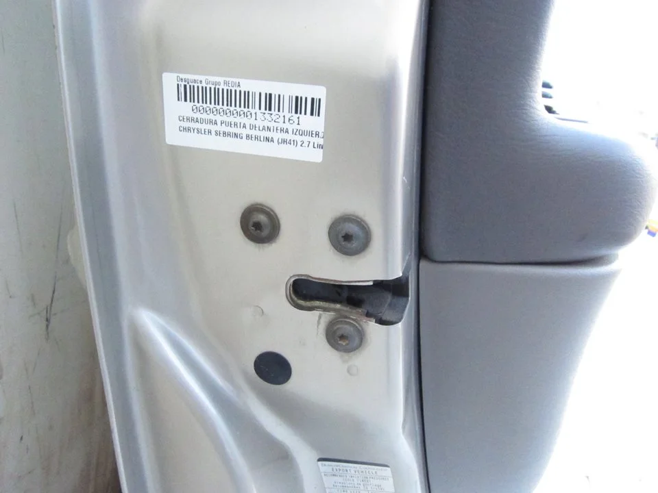 Foto de CERRADURA PUERTA DELANTERA IZQUIERDA CHRYSLER SEBRING JR 41 BERLINA 2.7 CAT (203 CV / 149 KW)
