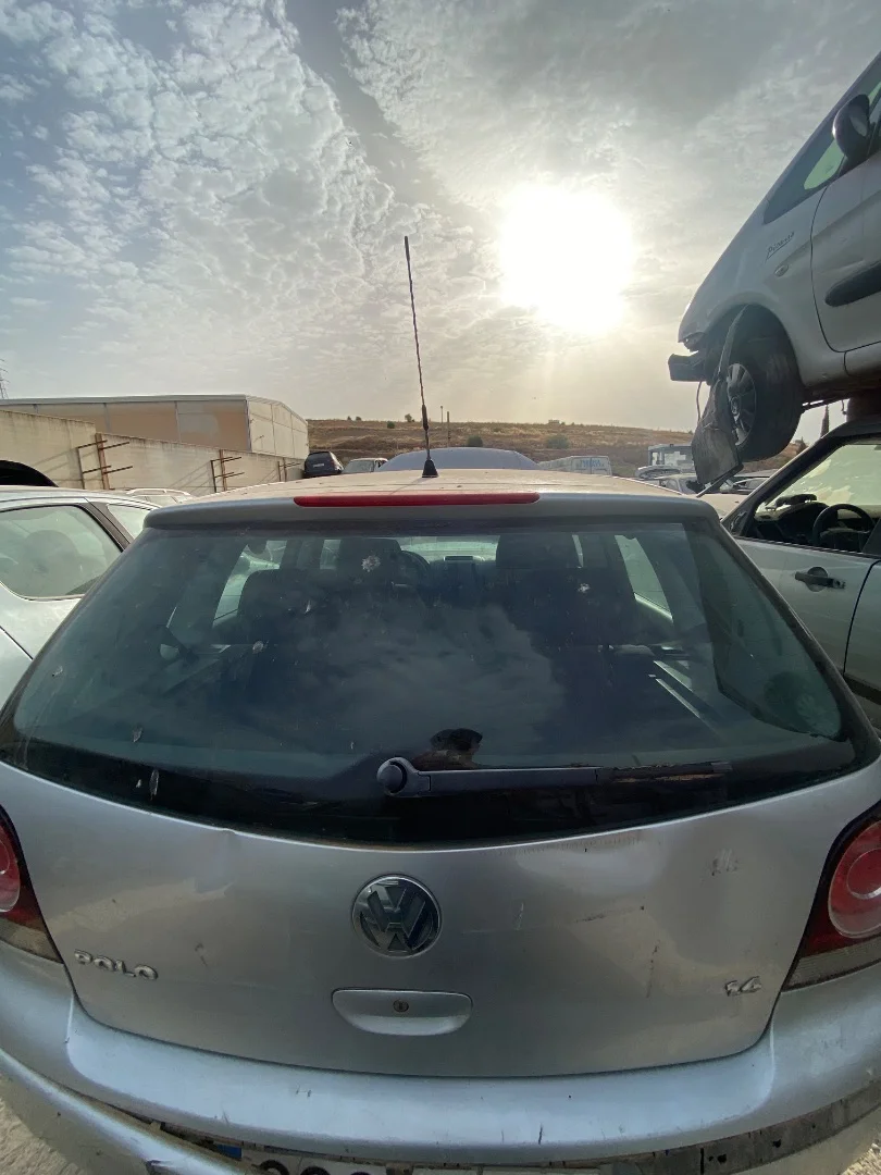 Foto de PORTON TRASERO VOLKSWAGEN POLO IV (9N3) 1.4 FSI (86 CV / 63 KW)