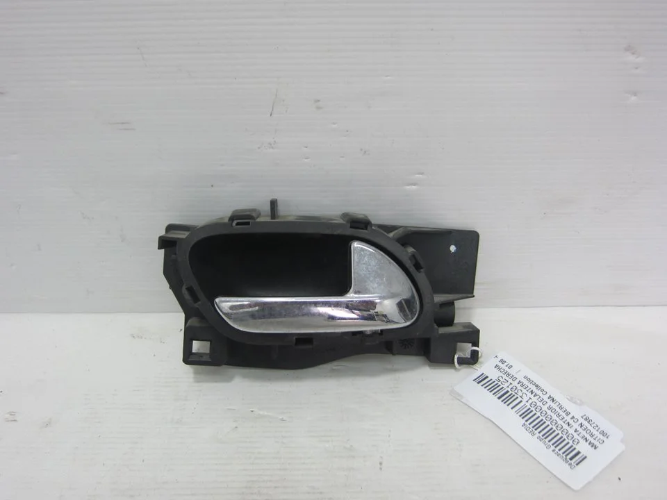 Foto de MANETA INTERIOR DELANTERA DERECHA CITROEN C4 BERLINA 1.6 16V CAT (NFU / TU5JP4) (109 CV / 80 KW) referencia 100127387