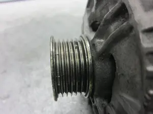 Foto de ALTERNADOR OPEL VECTRA B BERLINA 2.0 DTI (101 CV / 74 KW) referencia 0986041330 foto 2