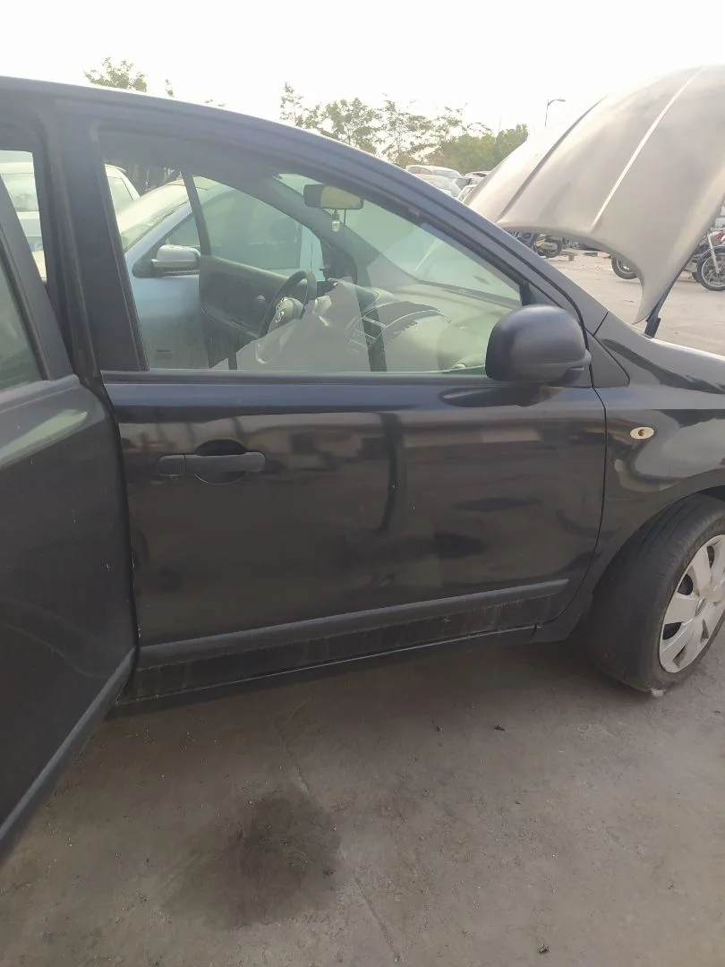 Foto de PUERTA DELANTERA DERECHA NISSAN NOTE (E11E) 1.4 CAT (88 CV / 65 KW)