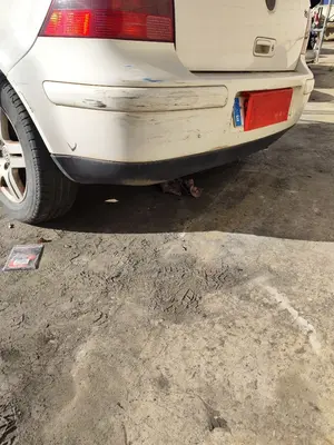 Foto de PARAGOLPES TRASERO VOLKSWAGEN GOLF IV BERLINA (1J1)(10.1997) 2.0  (116 CV / 85 KW)