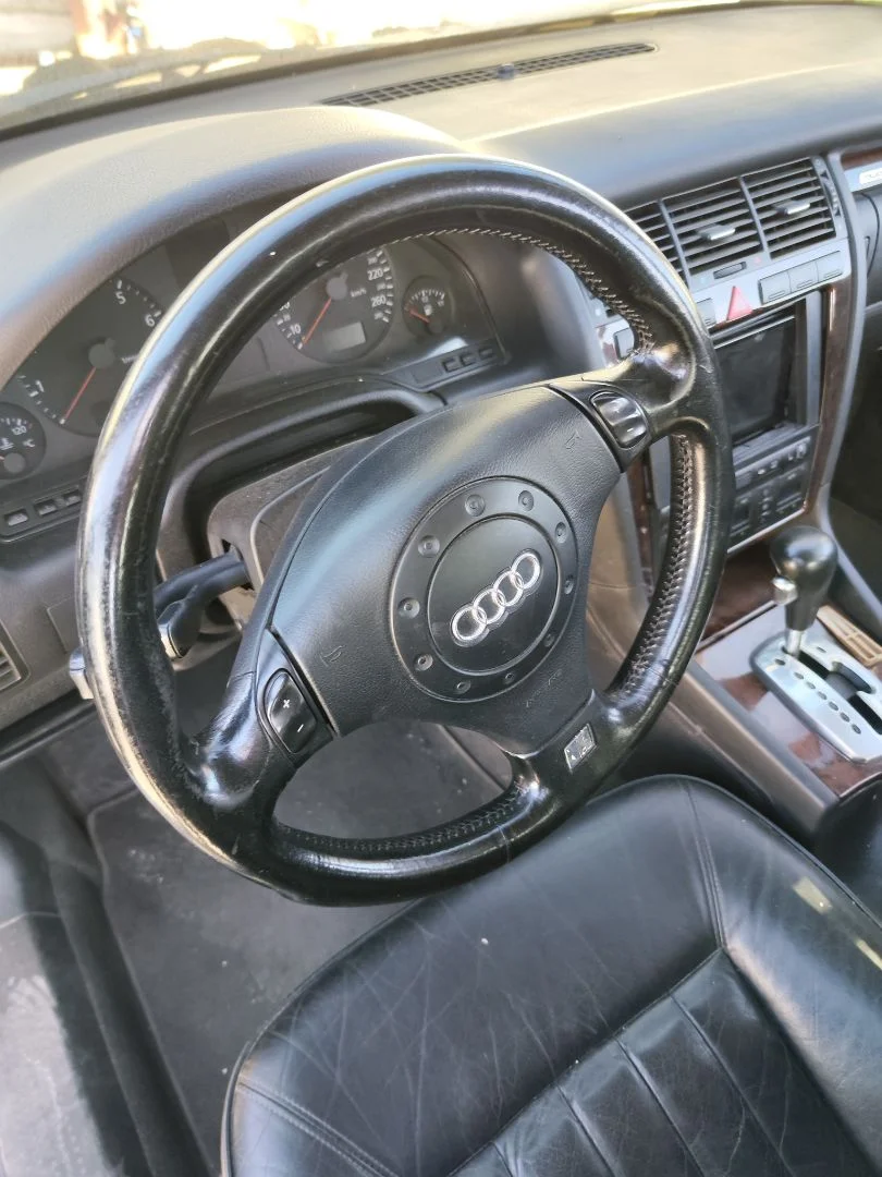 Foto de VOLANTE AUDI A8 (D2) 4.2 V8 40V (310 CV / 228 KW)