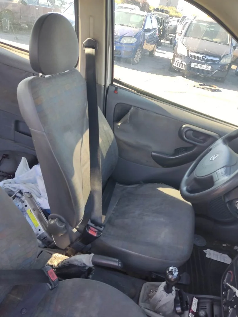 Foto de ASIENTO DELANTERO IZQUIERDO OPEL COMBO (CORSA C) 1.7 16V DI CAT (Y 17 DTL / LK8) (65 CV / 48 KW)