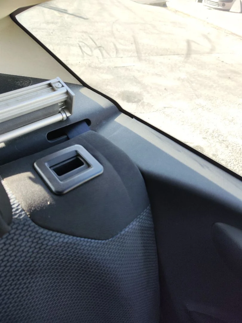 Foto de CINTURON SEGURIDAD TRASERO IZQUIERDO CITROEN C4 COUPE 1.4 16V (88 CV / 65 KW)