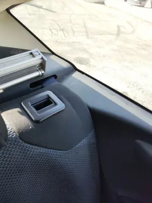 Foto de CINTURON SEGURIDAD TRASERO IZQUIERDO CITROEN C4 COUPE 1.4 16V (88 CV / 65 KW)