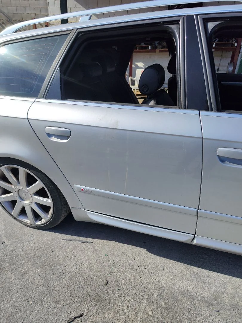 Foto de PUERTA TRASERA DERECHA AUDI A4 AVANT (8E) 3.0 V6 24V TDI (233 CV / 171 KW) referencia 8E0833052J
