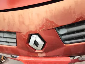 Foto de REFUERZO PARAGOLPES DELANTERO RENAULT MEGANE II BERLINA 5P 1.5 dCi Diesel (106 CV / 78 KW)