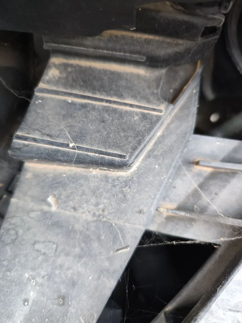 Foto de REFUERZO PARAGOLPES DELANTERO AUDI Q7 (4L) 3.0 V6 24V TDI (233 CV / 171 KW)
