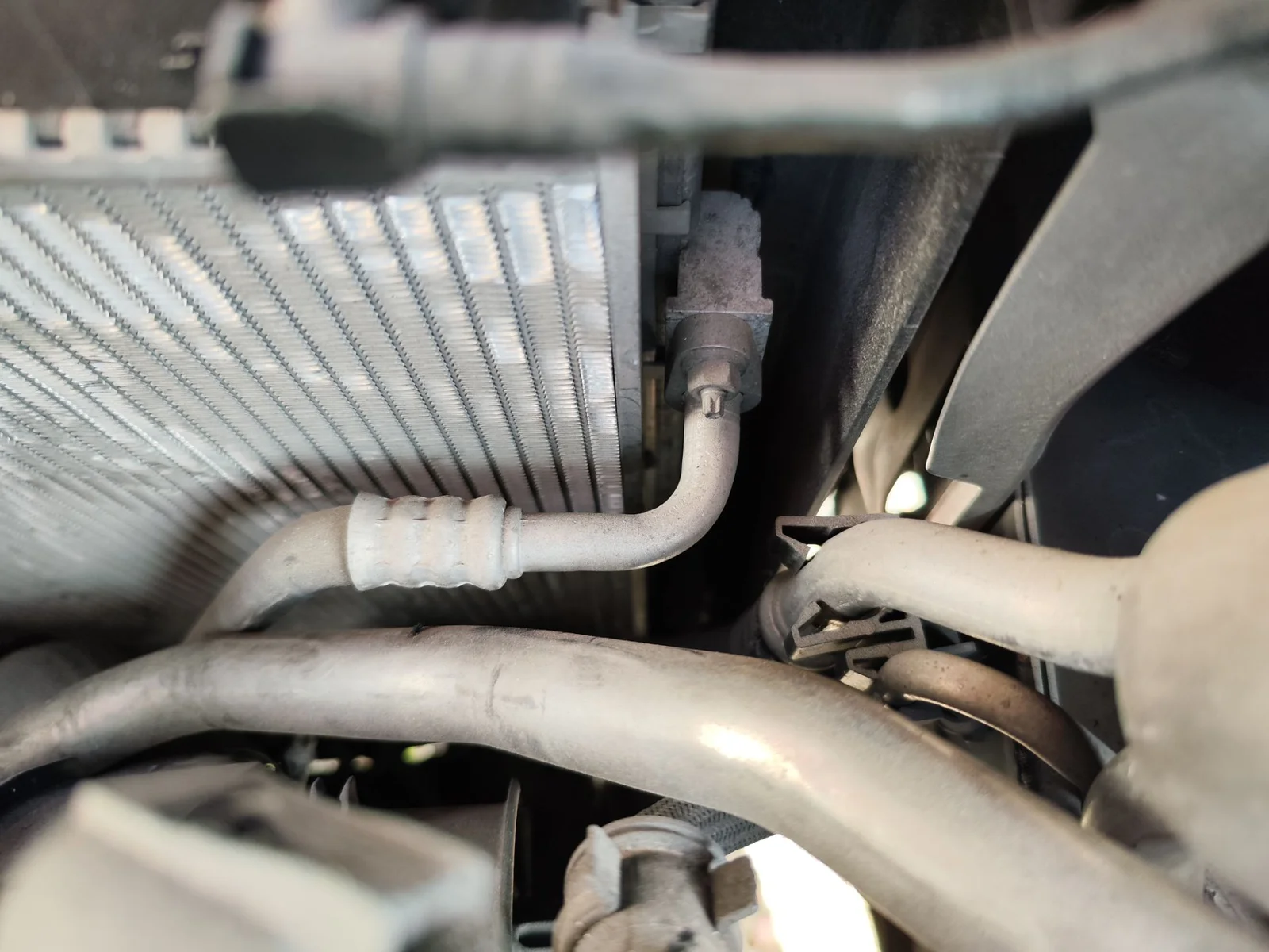 Foto de CONDENSADOR / RADIADOR AIRE ACONDICIONADO PEUGEOT 307 BREAK/ SW (S2) 2.0 16V HDi FAP CAT (RHR / DW10BTED4) (136 CV / 100 KW)