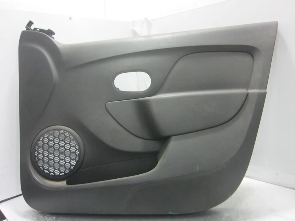 Foto de GUARNECIDO PUERTA DELANTERA DERECHA DACIA LOGAN II 1.5 dCi Diesel FAP CAT (75 CV / 55 KW) referencia 809002071R