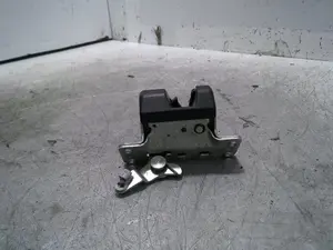 Foto de CERRADURA MALETERO / PORTON OPEL MERIVA 1.7 16V DTI CAT (Y 17 DT / LR6) (75 CV / 55 KW) referencia 90563999 foto 2