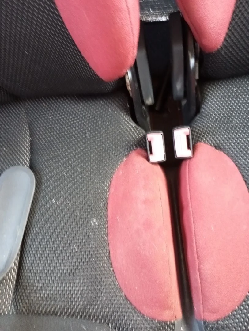 Foto de ENGANCHE CINTURON TRASERO IZQUIERDO CITROEN C2 1.4 (73 CV / 54 KW)