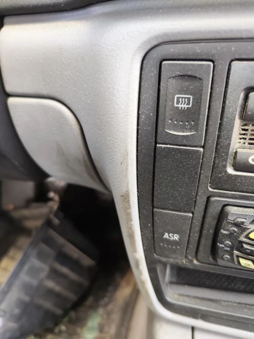 Foto de INTERRUPTOR VOLKSWAGEN PASSAT BERLINA (3B2) 1.9 TDI (116 CV / 85 KW)