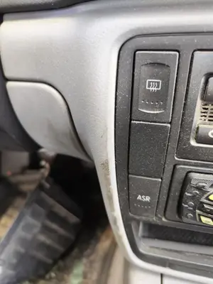 Foto de INTERRUPTOR VOLKSWAGEN PASSAT BERLINA (3B2) 1.9 TDI (116 CV / 85 KW)