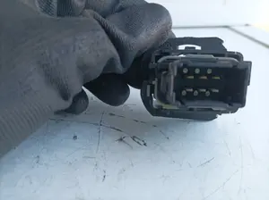 Foto de MANDO ELEVALUNAS TRASERO DERECHO RENAULT VEL SATIS (BJ0) referencia 167229A foto 3