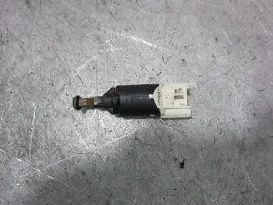 Foto de INTERRUPTOR PEUGEOT 206 1.4 HDi (68 CV / 50 KW) referencia 9643478880