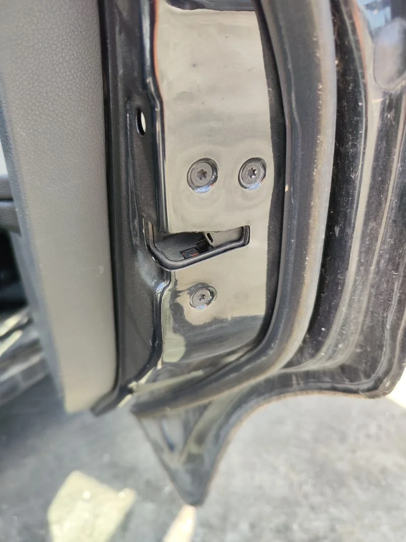 Foto de CERRADURA PUERTA TRASERA DERECHA FORD FOCUS C-MAX (CAP)(2003) 1.6 TDCi CAT (109 CV / 80 KW) referencia 1633148