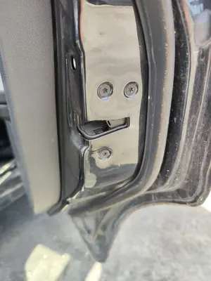 Foto de CERRADURA PUERTA TRASERA DERECHA FORD FOCUS C-MAX (CAP)(2003) 1.6 TDCi CAT (109 CV / 80 KW) referencia 1633148