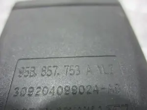Foto de ENGANCHE CINTURON DELANTERO DERECHO PORSCHE MACAN (95BA) referencia 95B857753A foto 4