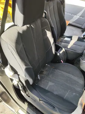 Foto de ASIENTO DELANTERO DERECHO RENAULT SCENIC II (JM) 1.5 dCi Diesel (106 CV / 78 KW) foto 3